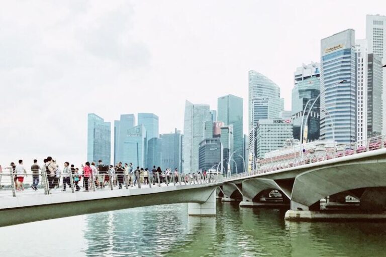 Từ Sân Bay Singapore Đến Khách Sạn Với eSIM — Review Toàn Bộ Chi Phí Data 4 Ngày