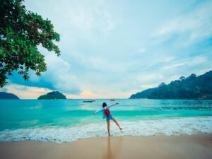 1783558842 300x225